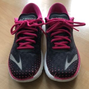 Brooks Pure Flow 5 Size 7.5